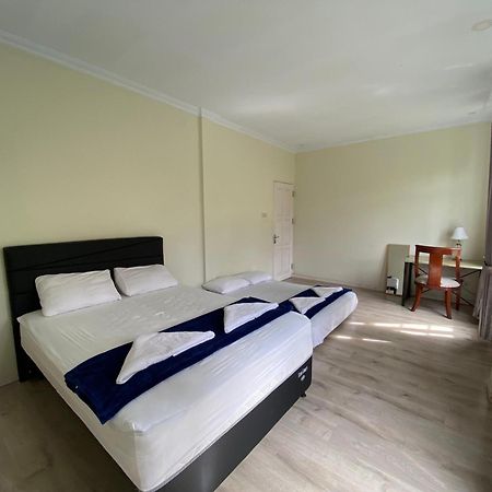 A Spacious Tropical 4 Bedrooms With Bathrooms Villa Marion Tomohon With The View Of Gunung Lokon 외부 사진