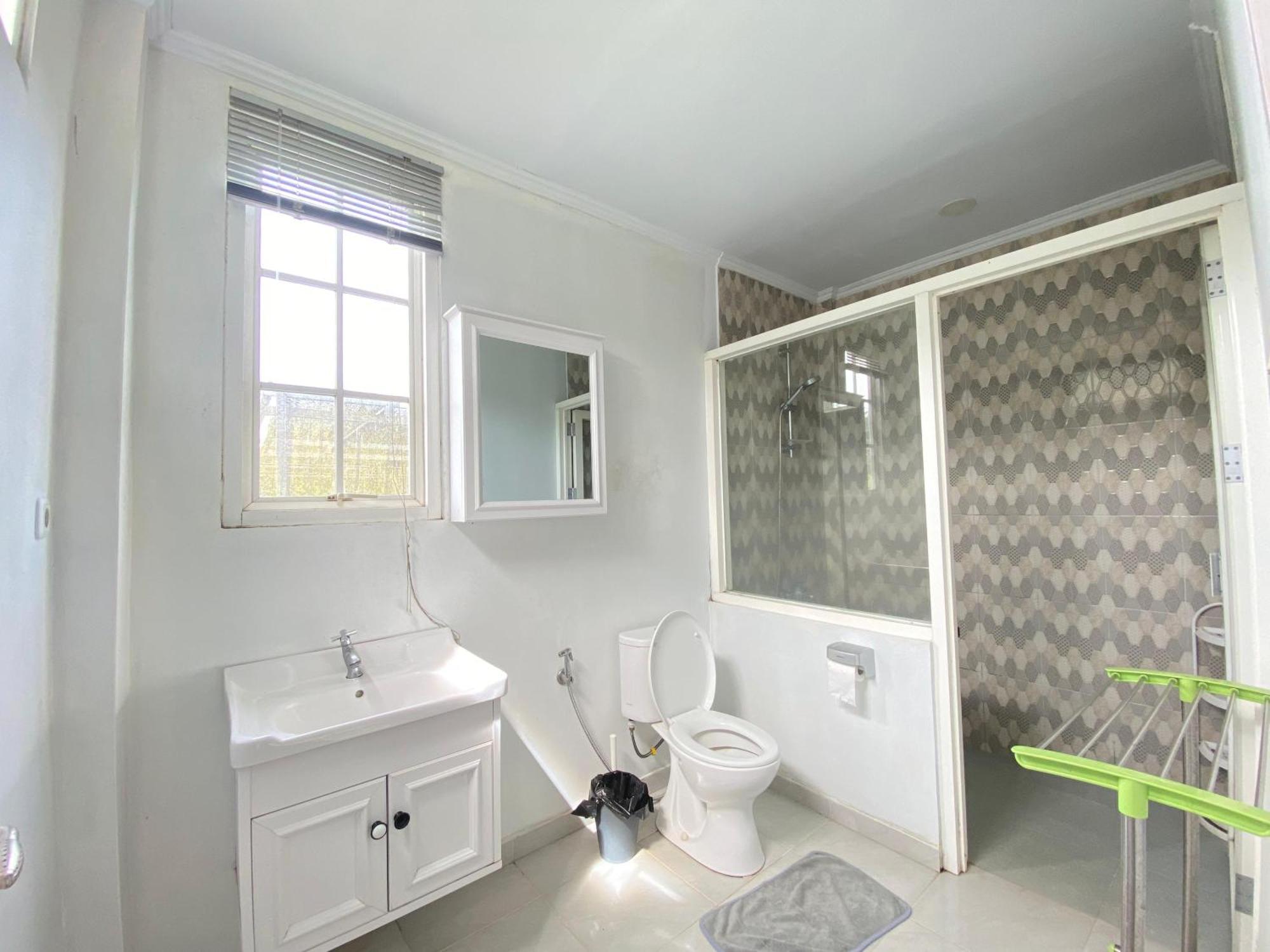 A Spacious Tropical 4 Bedrooms With Bathrooms Villa Marion Tomohon With The View Of Gunung Lokon 외부 사진