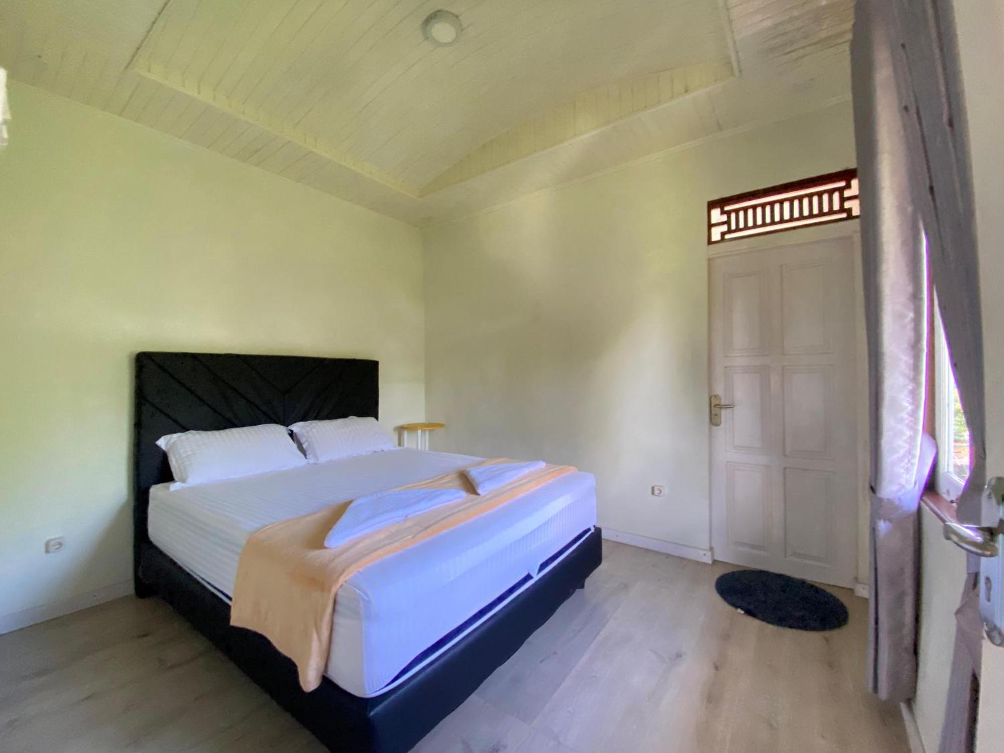 A Spacious Tropical 4 Bedrooms With Bathrooms Villa Marion Tomohon With The View Of Gunung Lokon 외부 사진