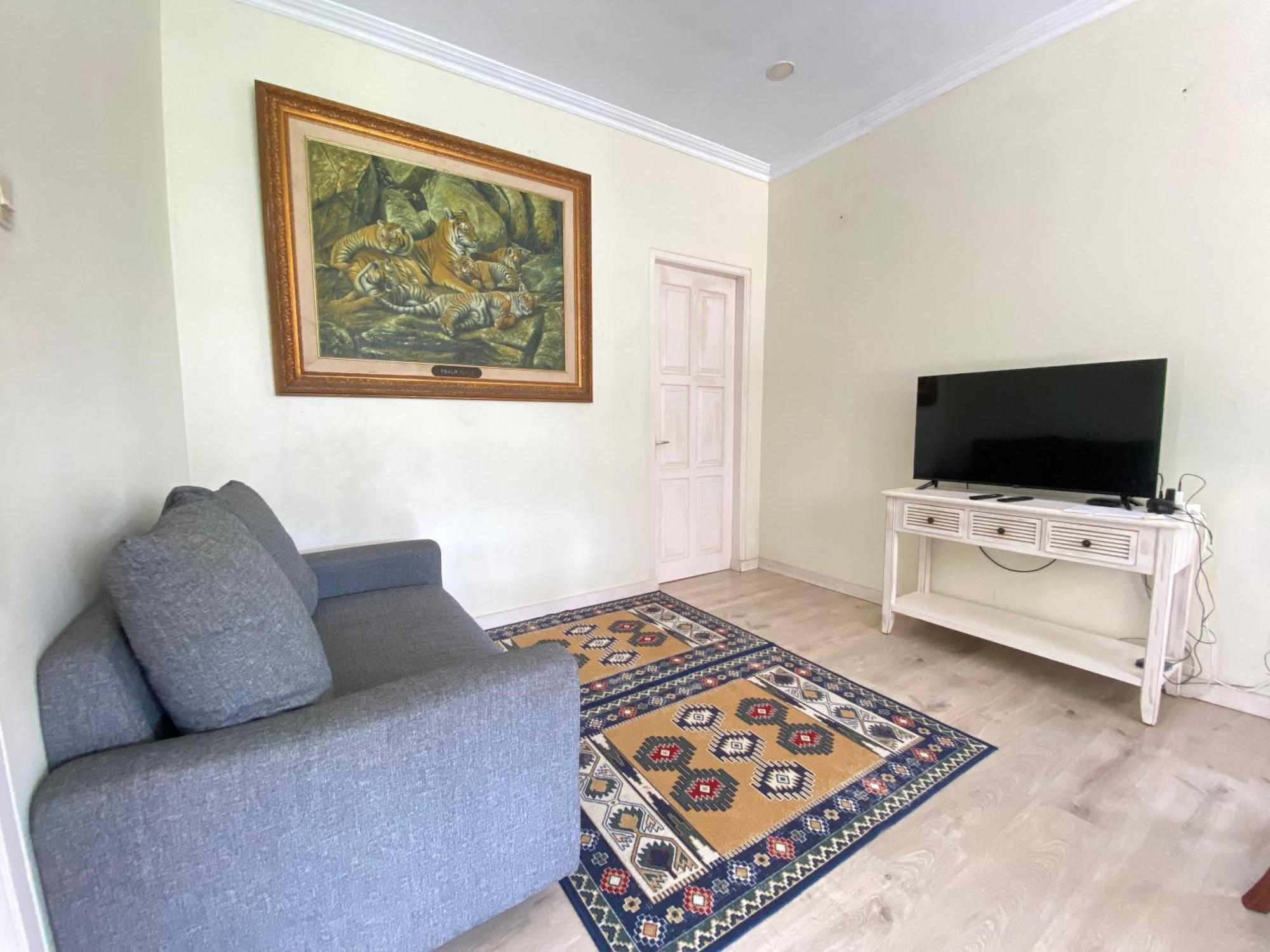 A Spacious Tropical 4 Bedrooms With Bathrooms Villa Marion Tomohon With The View Of Gunung Lokon 외부 사진